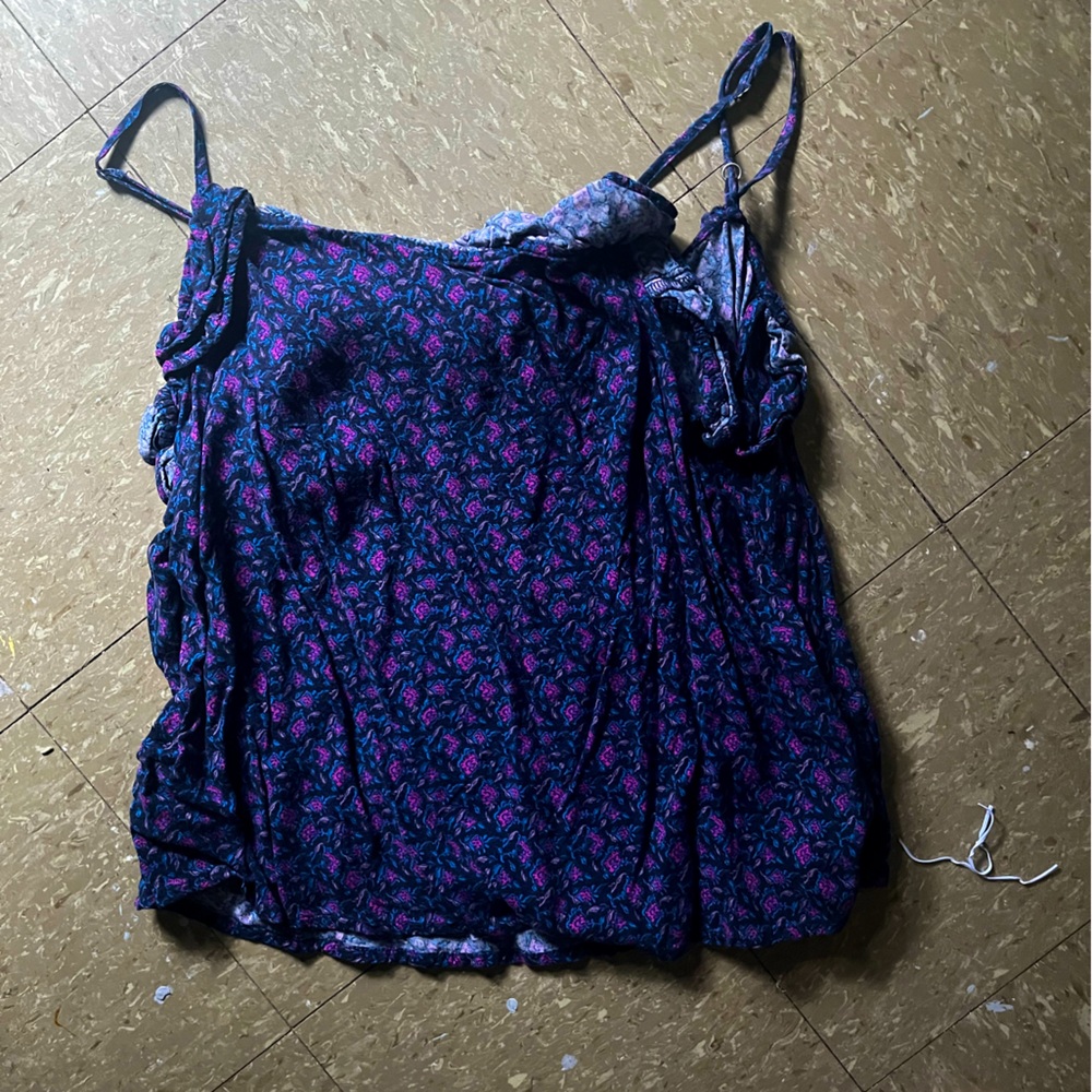 hollister tank